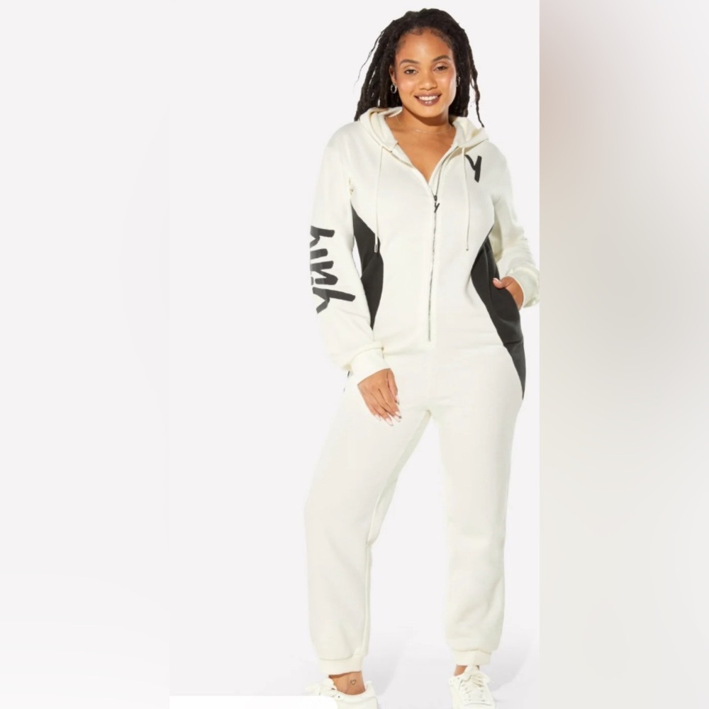 NWT Yitty On My Ivories ,Major Label Pocket hooded Onesie |Size XL